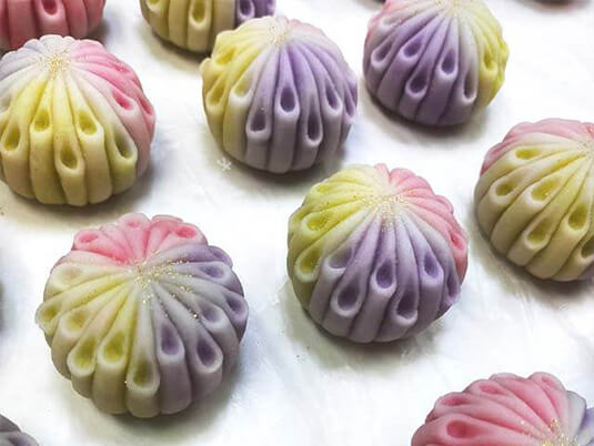 花火の練り切りの画像